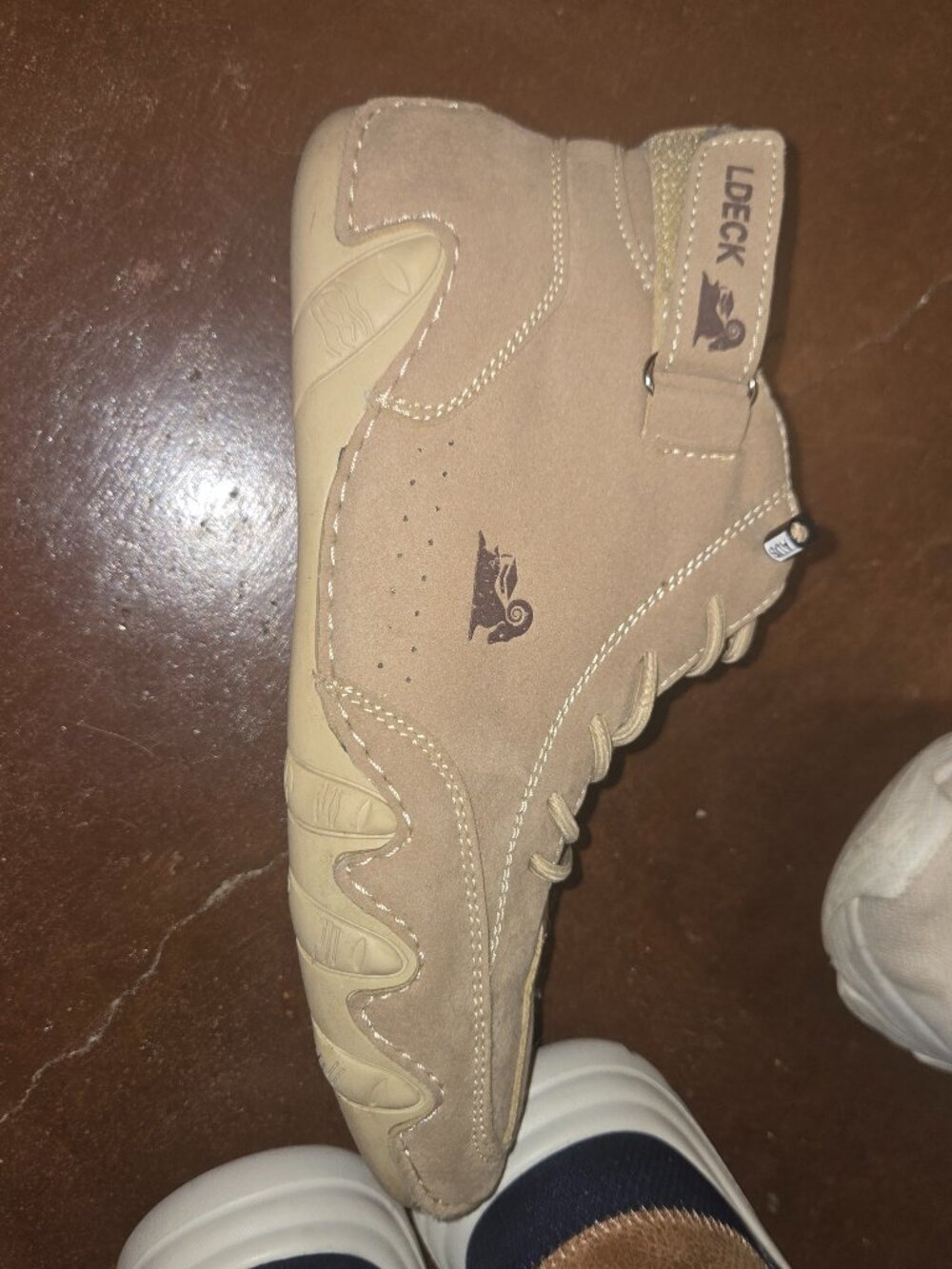 LDECK Beige Suede Lace-Up Sneakers Round Toe Rubber Sole Logo US 8 Pre-Owned